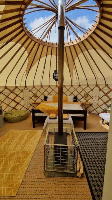 Bronfelen Yurt Hotel Cynghordy Buitenkant foto