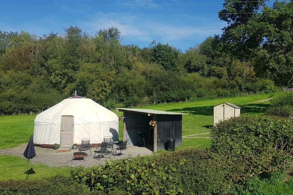 Bronfelen Yurt Hotel Cynghordy Buitenkant foto