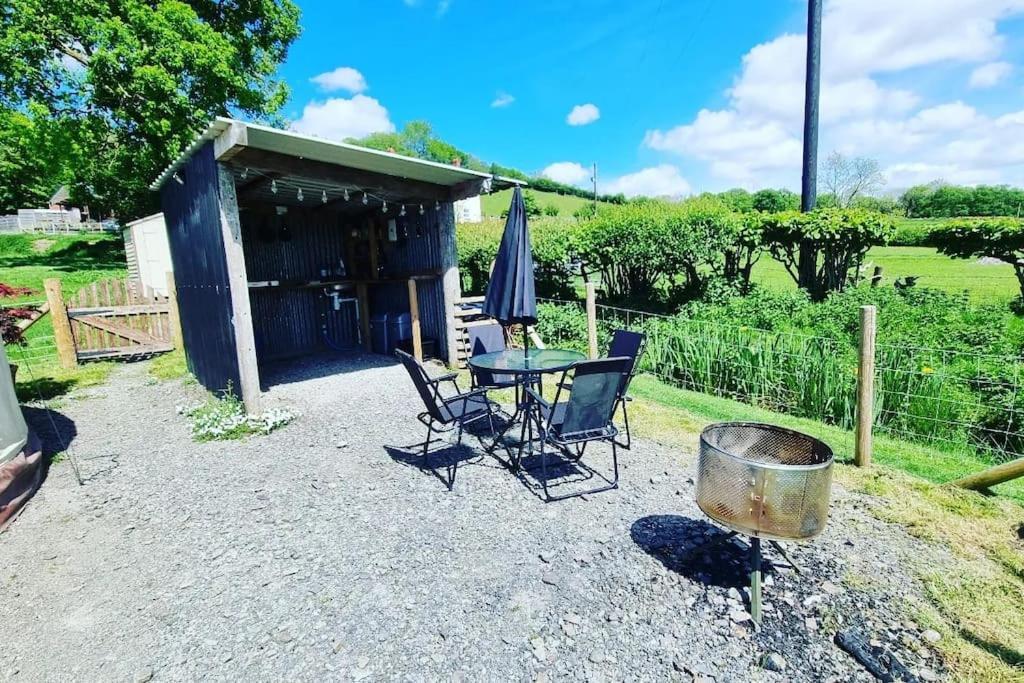 Bronfelen Yurt Hotel Cynghordy Buitenkant foto