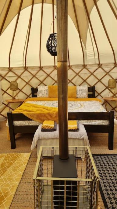 Bronfelen Yurt Hotel Cynghordy Buitenkant foto