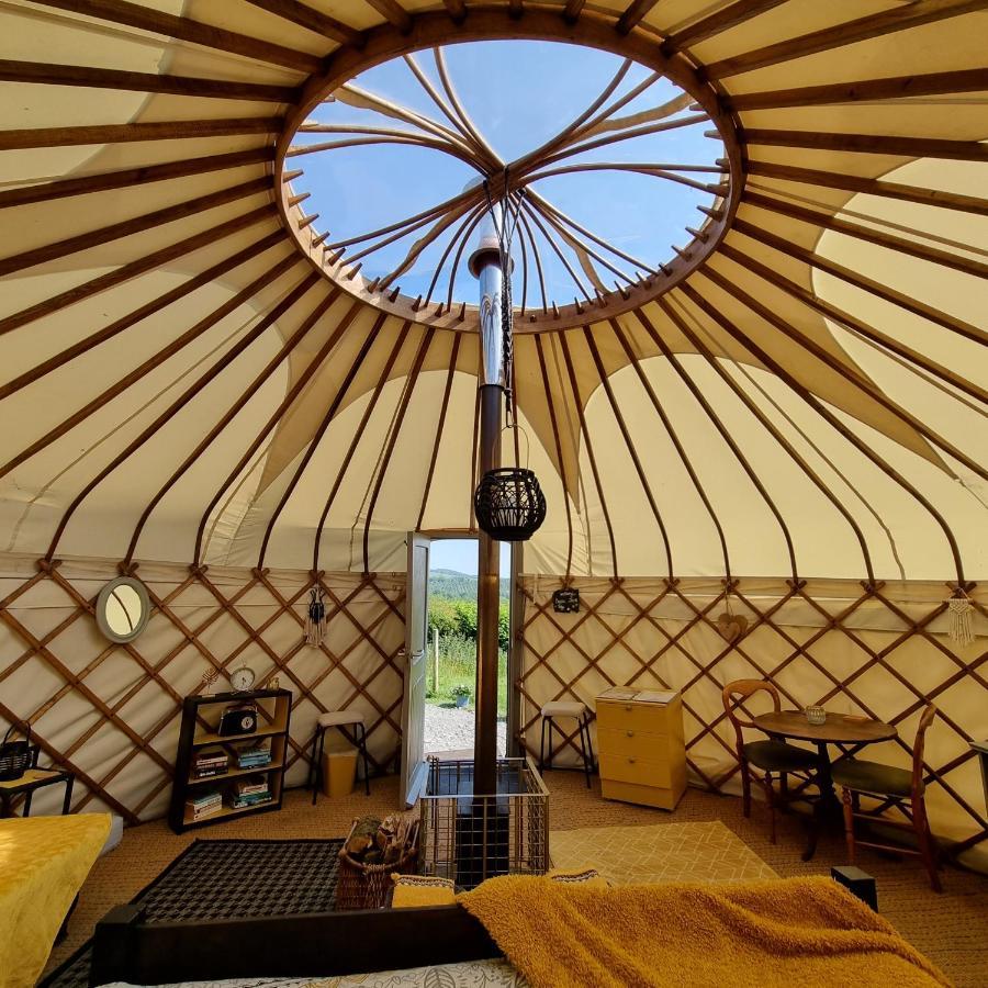 Bronfelen Yurt Hotel Cynghordy Buitenkant foto